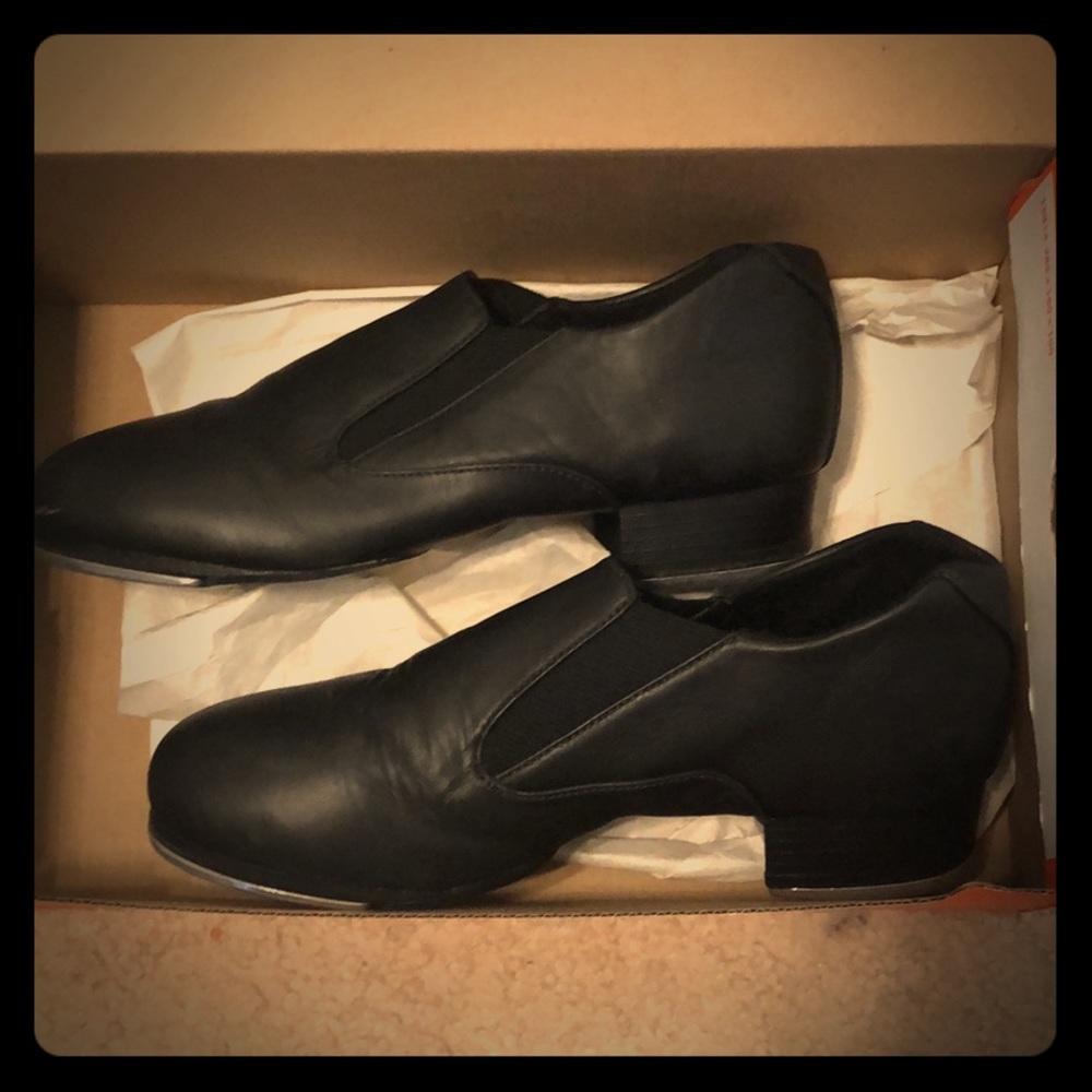 Capezio Girls Tap shoes slip on black leather